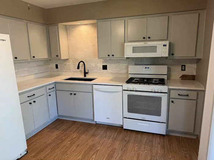 Redo Cabinets Picture 3