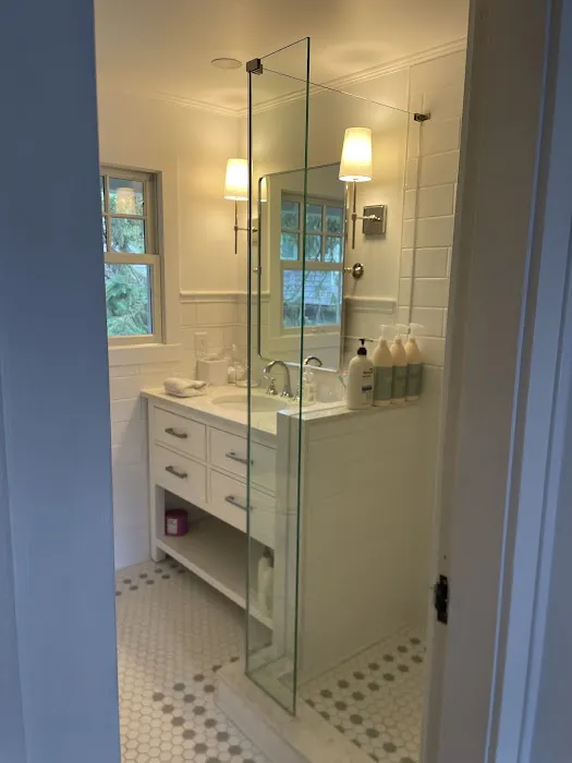 Livin Good Home Renovation and Custom Design, LLC Picture 6