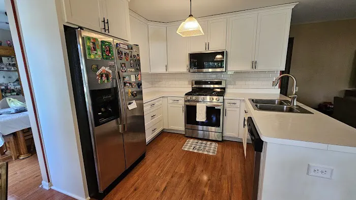Modern Kitchens USA Picture 4