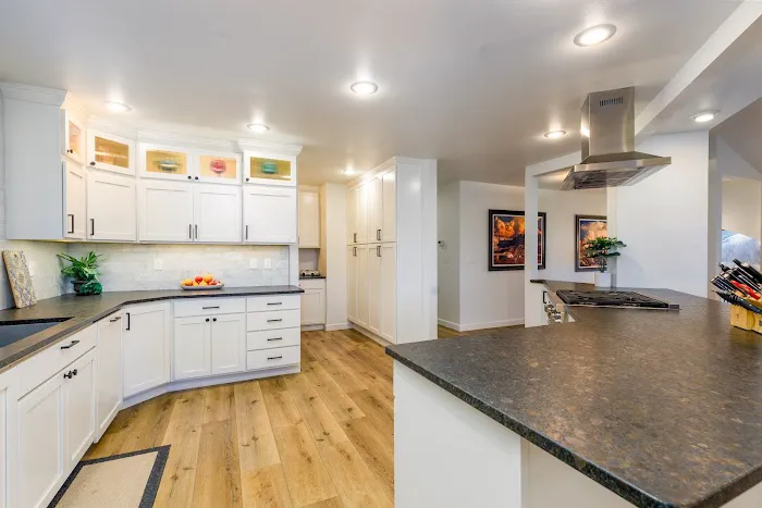 PGQ Granite & Quartz Countertops Picture 1