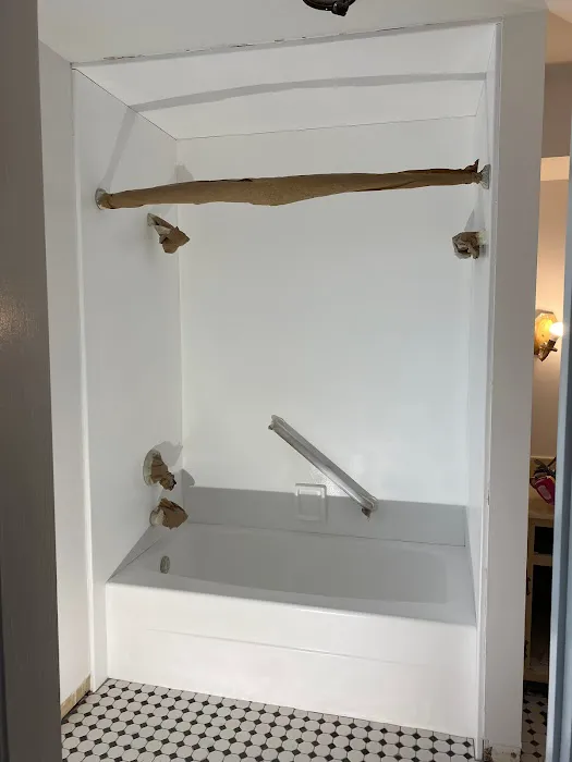 Gulf Coast Tub Repair and Refinishing Picture 3