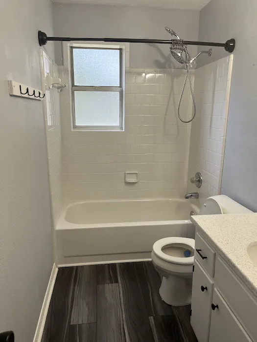 Glaze Pro, Llc Bathtub Repair & Tub/Tile Refinishing Picture 2