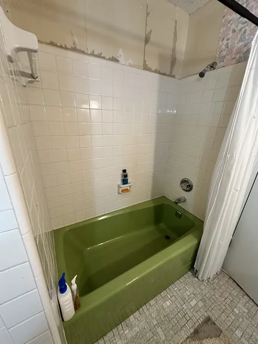 Glaze Pro, Llc Bathtub Repair & Tub/Tile Refinishing Picture 7