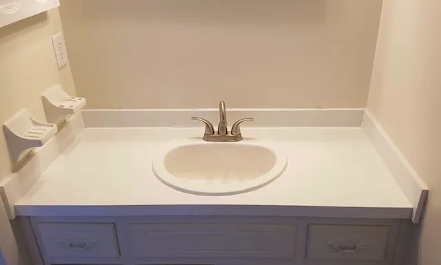 Divine Refinishing Inc Bathtub & Tile Refinishing FL Picture 5