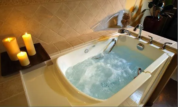 NW Tub & Shower Picture 9