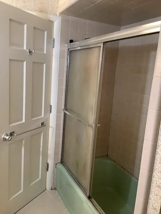 Bathroom Magic Refinishing Picture 1