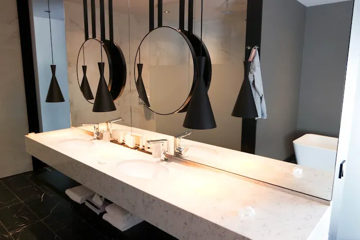 Luxora Bathroom Remodeling & Tile Picture 1