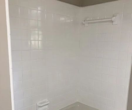 Rightway Resurfacing countertop and bathtub Charlotte