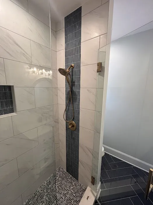 Nicholas Tile & Bath Picture 3