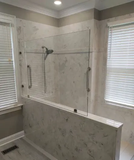 Parthenon Shower and Bath Picture 2