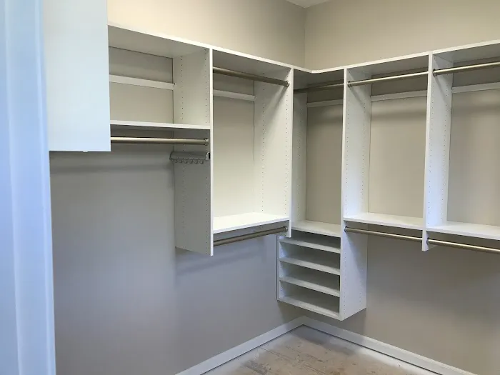 Custom Closets & Handyman Service Picture 9