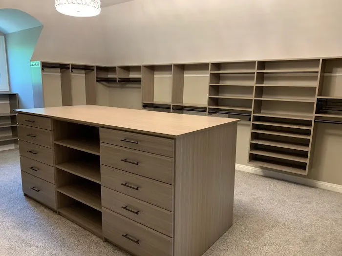 Custom Closets & Handyman Service Picture 3