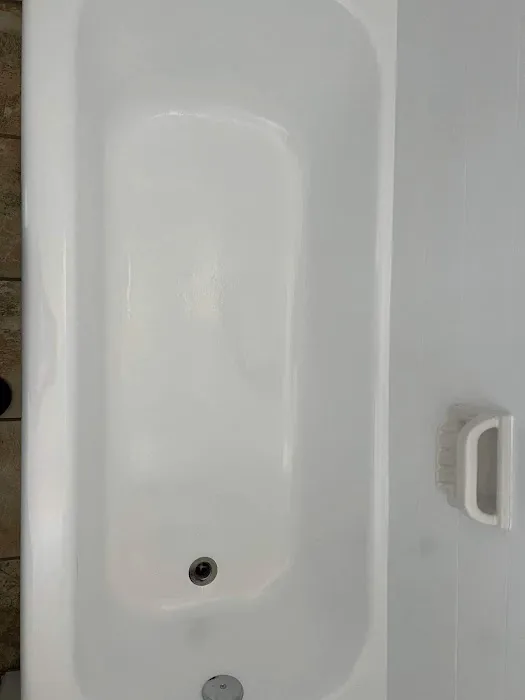 New Surface - Bathtub Refinishing | Surface Refinishing | Chips Cracks Repairs Picture 2
