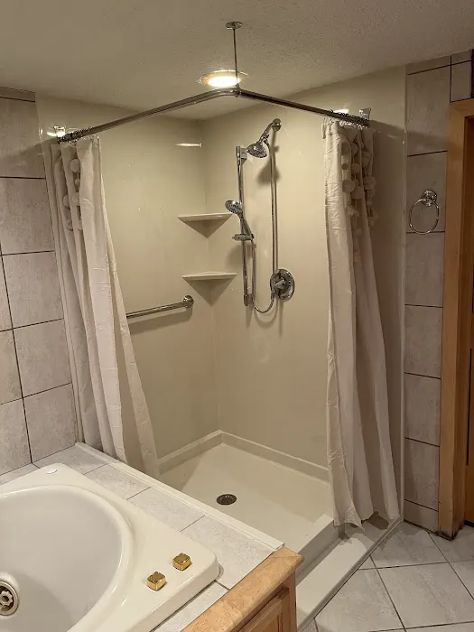Shower & Bath Remodeling Pros Picture 4