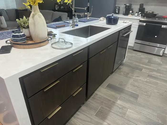 Re-New Cabinets, LLC Picture 2