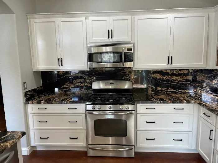 Re-New Cabinets, LLC Picture 10