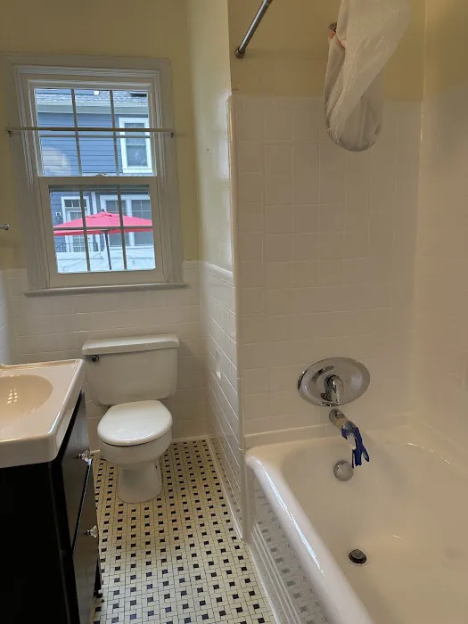 Oasis Tub & Tile Reglazing Picture 1
