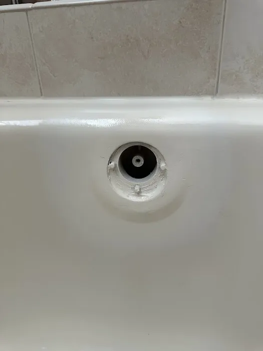 Porcelain Tub Restorations Picture 10