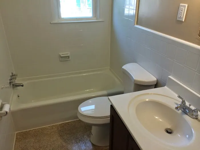 Custom Tub and Tile Resurfacing, LLC Picture 1