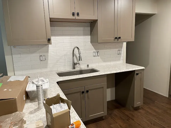 Luis Bathroom & Remodeling Picture 4