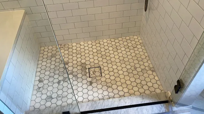 Luis Bathroom & Remodeling Picture 1