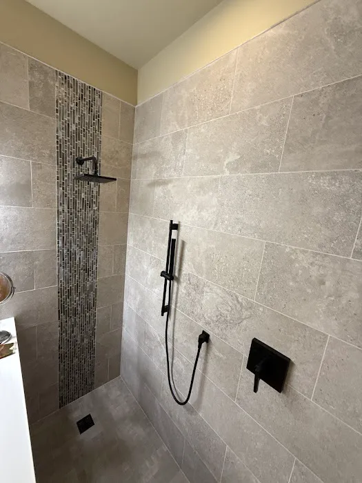 Luis Bathroom & Remodeling Picture 8