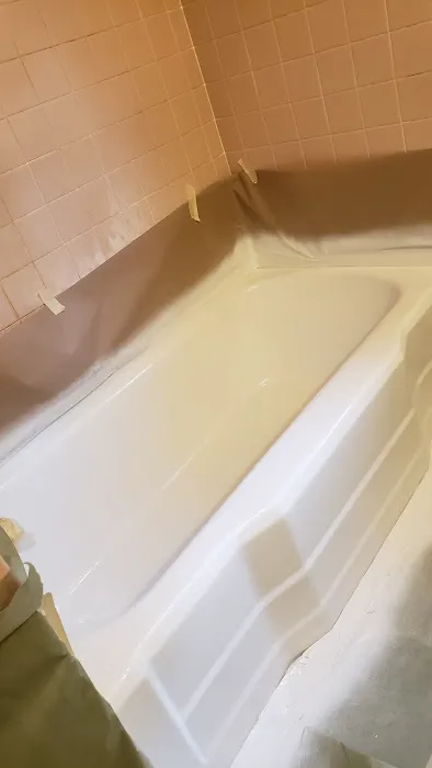 Rub A Dub Tub Reglazing Picture 2