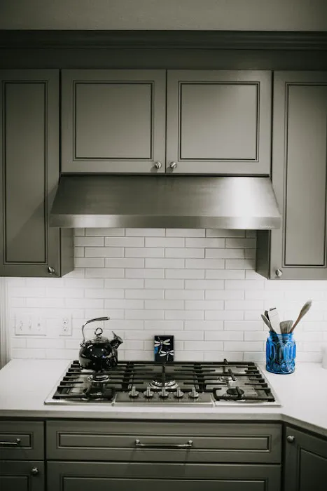 The Wooden Door Picture 9