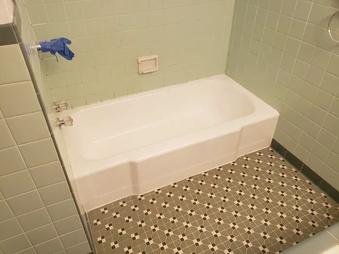 Affordable Bathtub Repair Picture 9