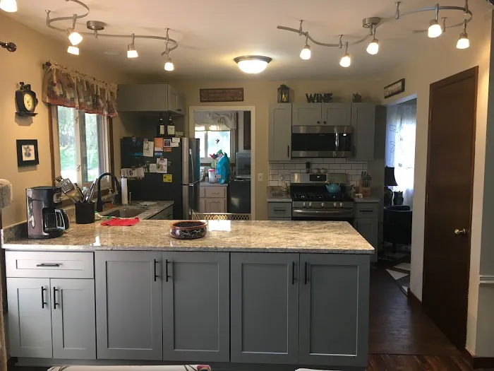Luther Falls Kitchen & Bath Picture 6