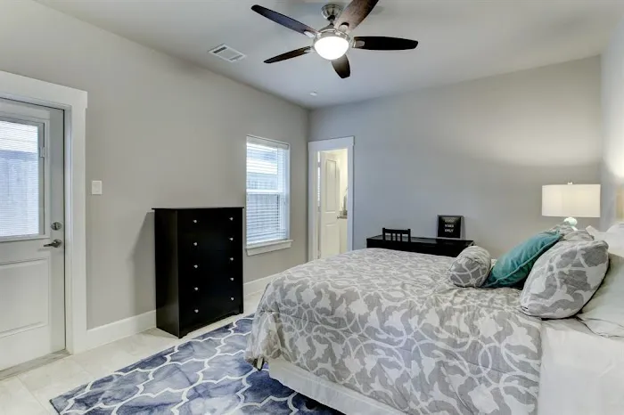 Remodel Houston LLC - Kitchen and Bathroom Renovation - Remodelling Contractors, Home Painting, Countertops Picture 4