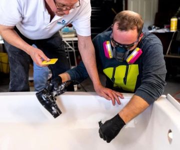 What to Expect During a Fiberglass Repair Service Appointment
