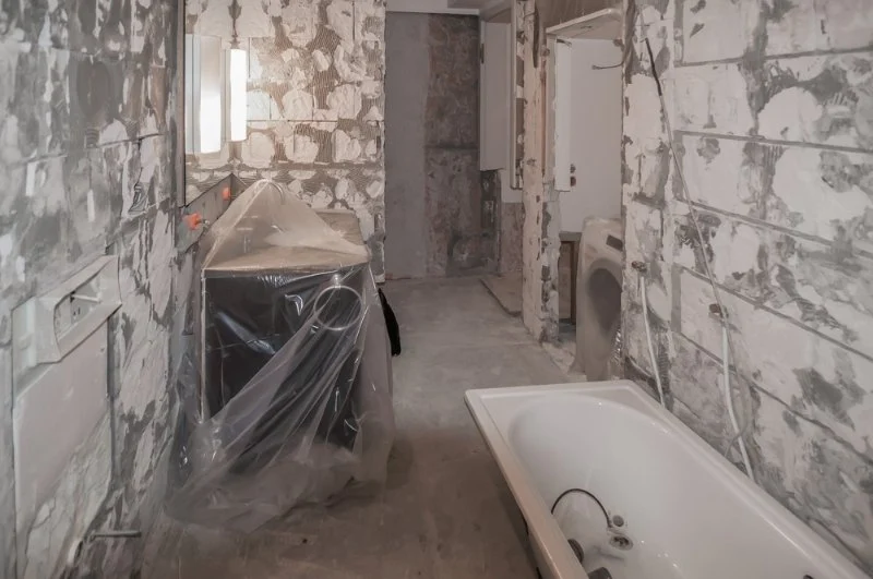 How to Avoid Water Damage During a Bathroom Remodel | Cast Iron Restoration