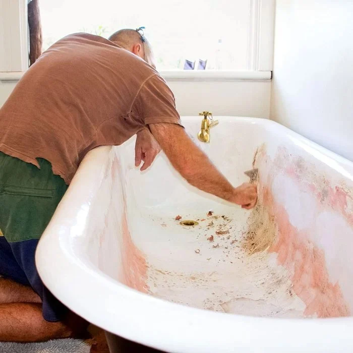 The Top 7 Mistakes Homeowners Make When Refinishing a Bathtub — And How to Avoid Them