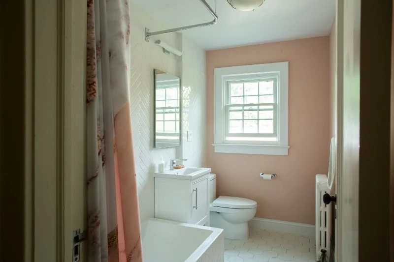 How to Keep Your Bathroom Remodel Within Budget Without Sacrificing Quality