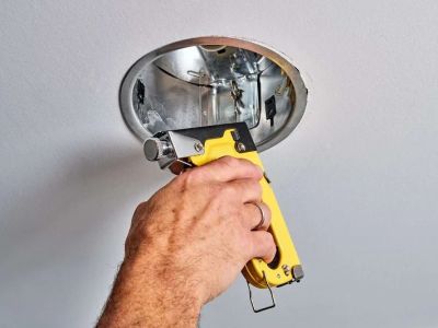 Fiberglass Fixture Repair: What an Expert Contractor Does, How Long It Lasts, and Common Red Flags
