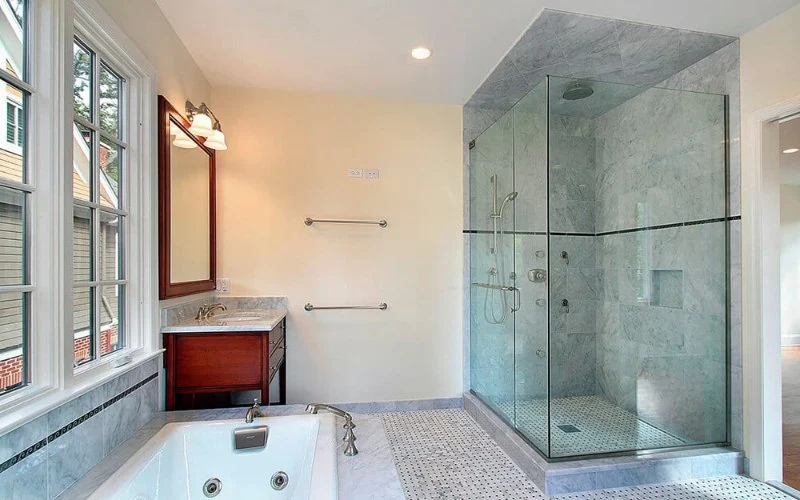The Pros and Cons of Frameless Glass Shower Doors in U.S. Homes