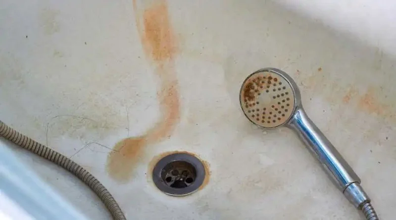 How to Get Rid of Rust Stains on Old Bathtubs Before Refinishing