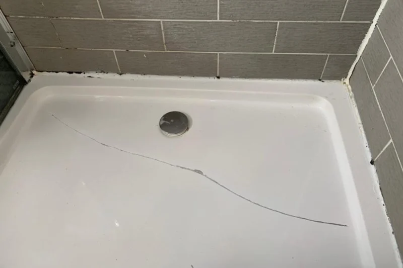 Fiberglass Fixture Repair Guide: Expert Methods, Lifespan & Warning Signs
