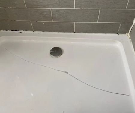 Fiberglass Fixture Repair Guide: Expert Methods, Lifespan & Warning Signs