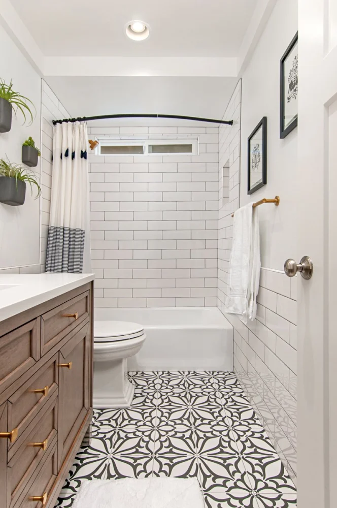 How to Choose the Right Tile Pattern for Small Bathrooms